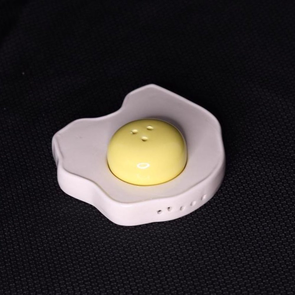 Egg shaped Salt & Pepper shaker